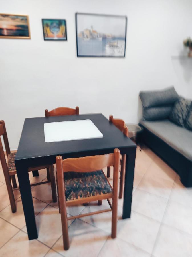 M&r Spadina Apartment *