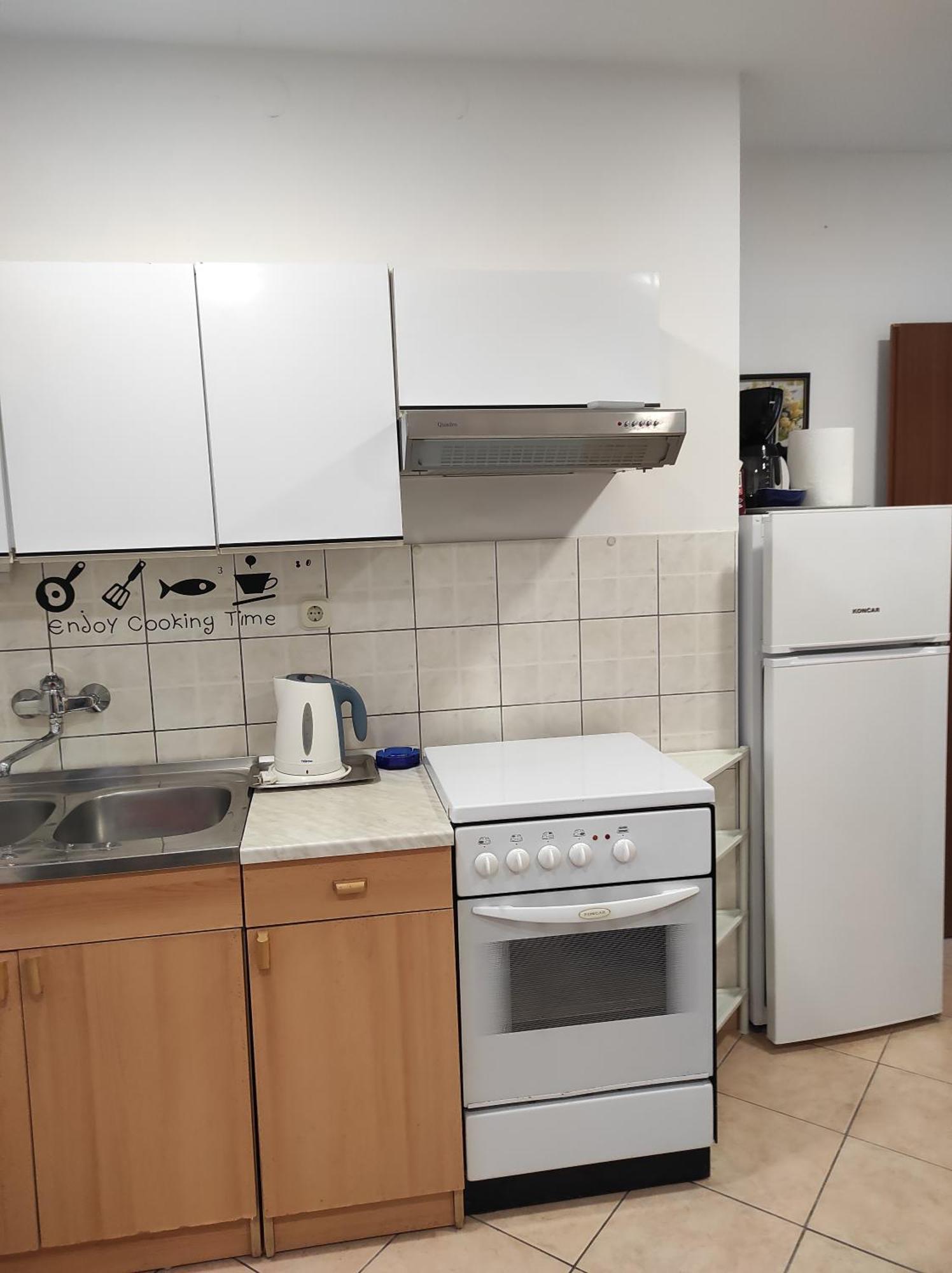 M&r Spadina Apartment