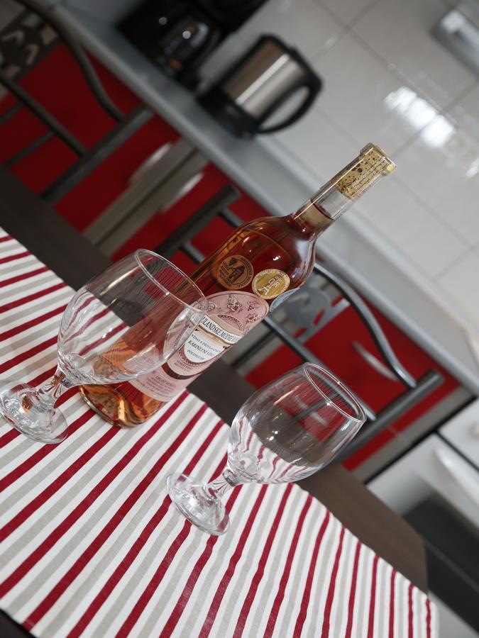 Apartment M&r Spadina Vodice