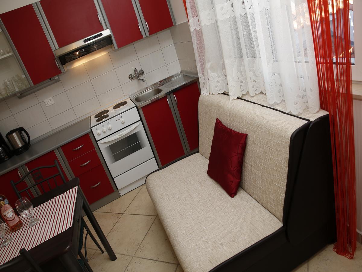 M&r Spadina Apartment *